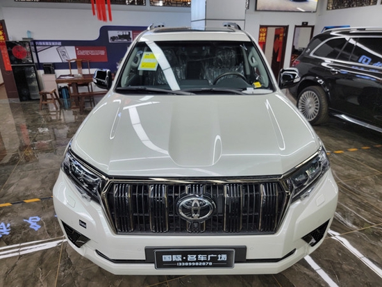 2022款丰田霸道2800柴油现车到店实拍