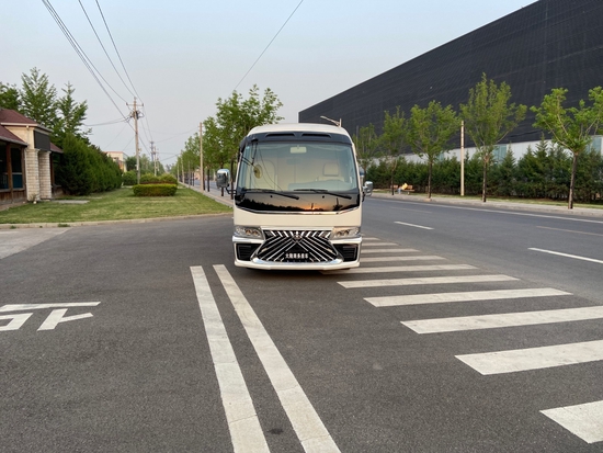 丰田考斯特12座价格配置外观端庄现车