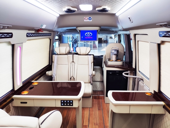 丰田考斯特17座报价配置高贵大方之态