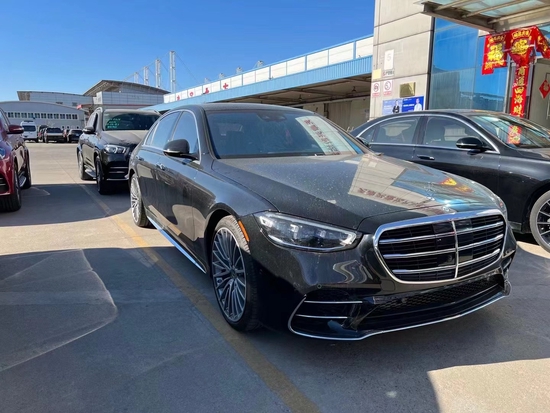 2022款奔驰S500现车135万起售 低价来袭
