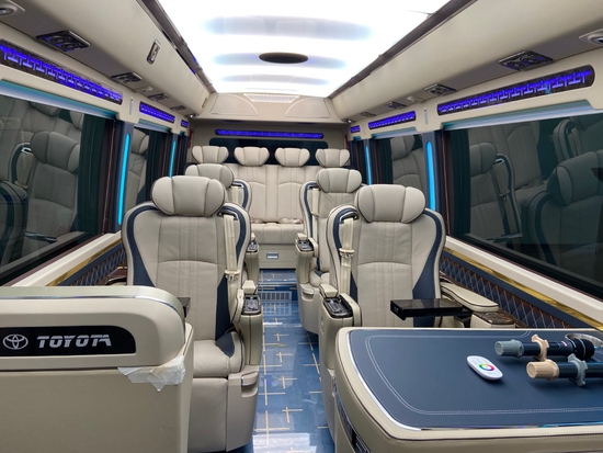 丰田考斯特12座行政版全隔断设计价格