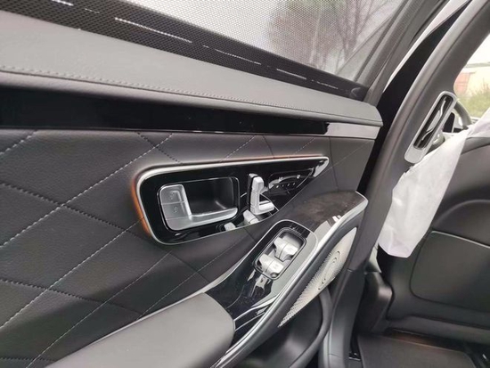 2022款奔驰S500l对比中规指导价立减30万