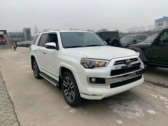 2022款丰田超霸五月真情特价50余万起购