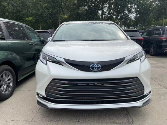 2021款丰田塞纳2.5天津港价格已跌破40万