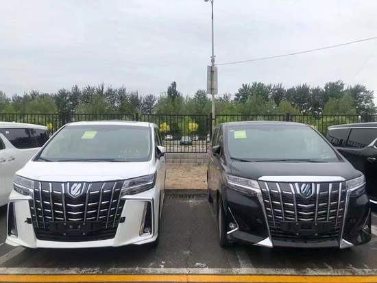 2022款丰田埃尔法 现车行情报价100万起