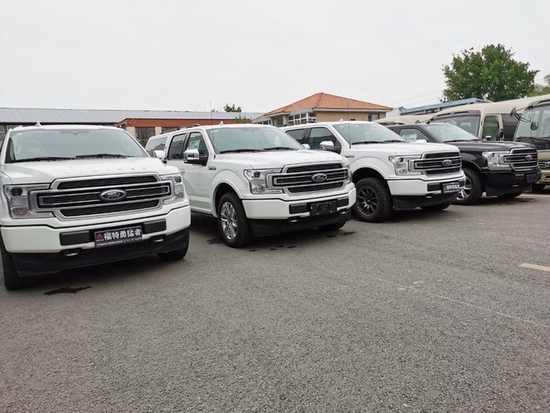 福特勇猛者3.5TT全规格大容量越野车