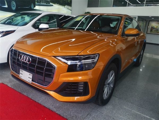 2022款奥迪Q8现车仅售69.8万全国可分期