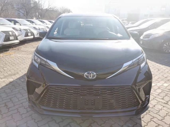 2022款丰田塞纳2.5混合动力月底降价促