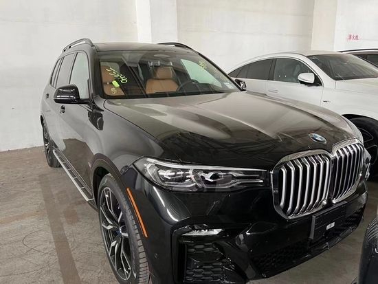 2022款宝马X7加版豪华高配 现车最新报价