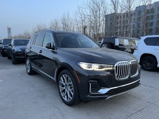 宝马X7港口现车性价比超高 价格仅售85万