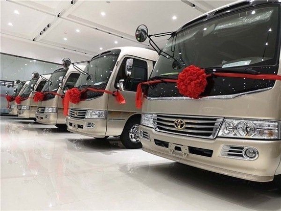 成都丰田考斯特12座报价及参数图片