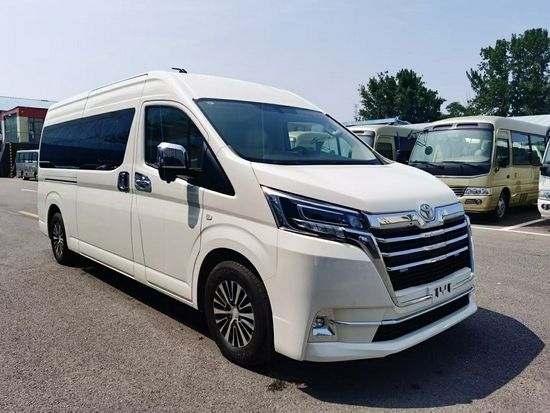 2022款丰田海狮国六7座 天津港现车54万