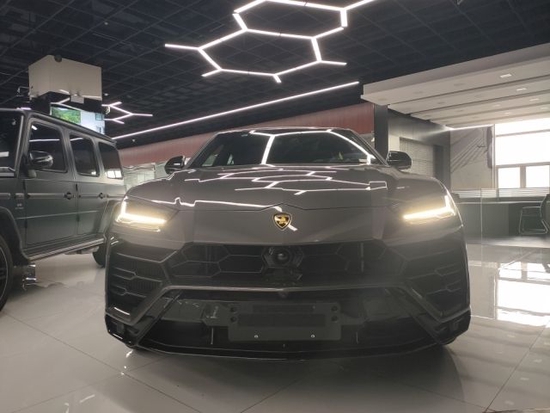 兰博基尼最快的越野SUV 很难驾驭的野牛