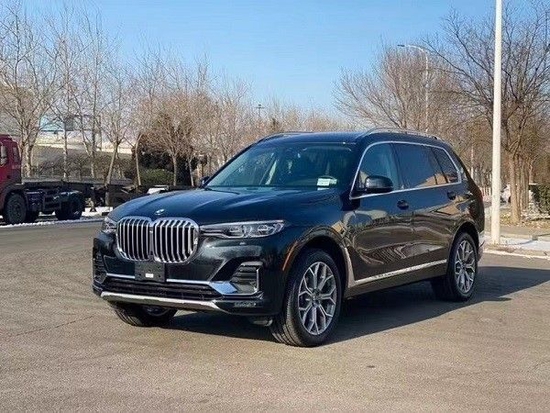 2022款美规宝马X7让利降价 现车88万起