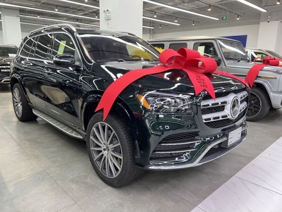 2022款奔驰GLS450 6座现车AMG包祖母绿