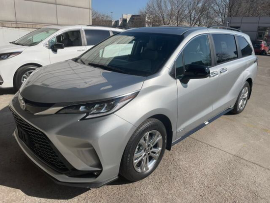 2022款丰田塞纳油电混合动力版国六抛售