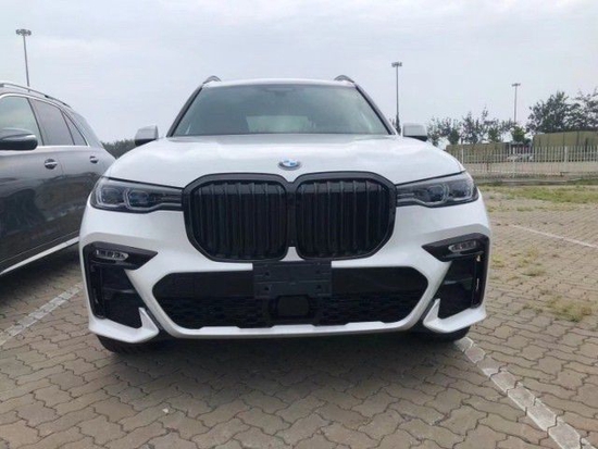 2022款宝马X7国六现车80万提走特价处理