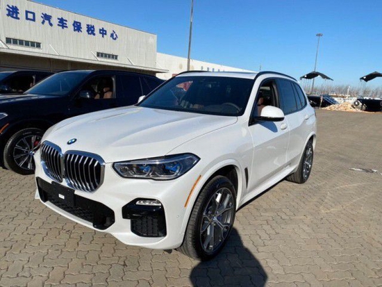 2022款加版宝马X5豪华包顶配现车82万起