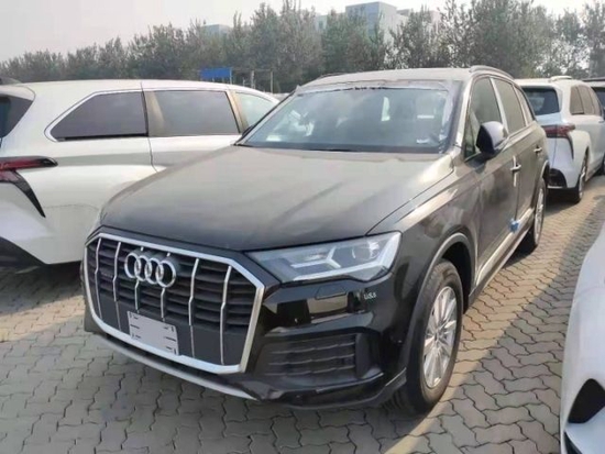 2022款奥迪Q7豪华舒适SUV港口现车50余万