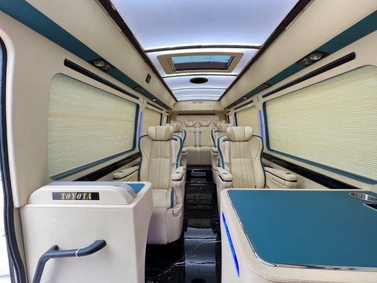 丰田考斯特12座豪华版价格现车特别配饰