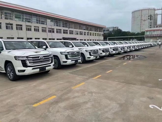 2022款丰田酷路泽LC300国六中东版环保