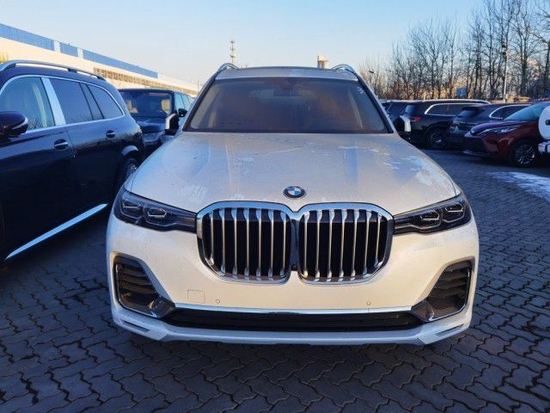 2022款宝马X7平行进口回馈客户88万起售