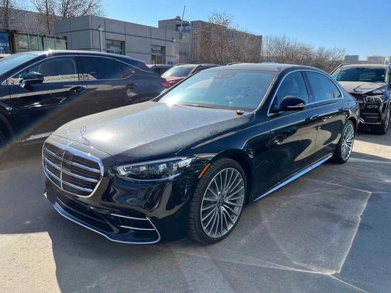 2022款奔驰S500选配后轮转向3D虚拟导航