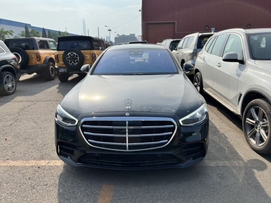 2022款奔驰S500现车亮点多内部价115万起