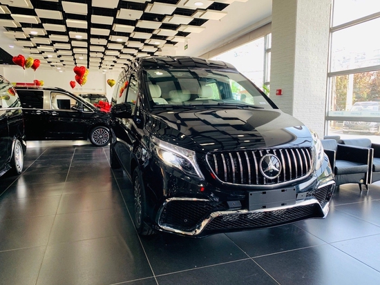 奔驰威霆改装商务车平顶七座无隔断价格