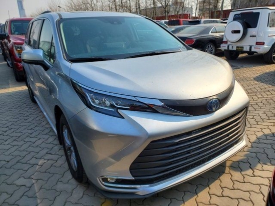 2022款丰田塞纳2.5L油混豪华升级39万起