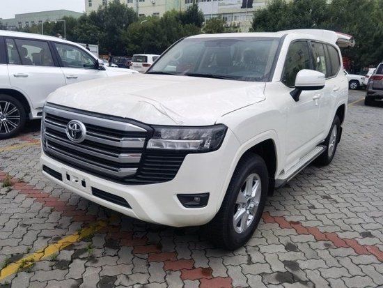 22款丰田lc300国六起步80余万全国上牌