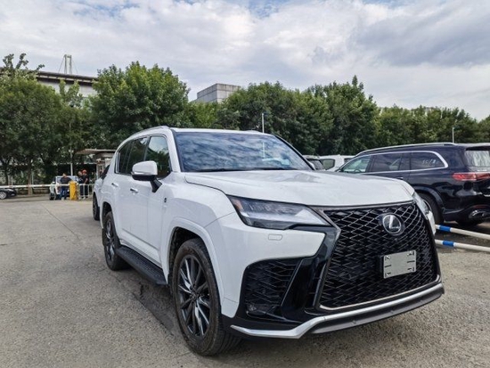 2022款雷克萨斯LX600七座最低价198万起