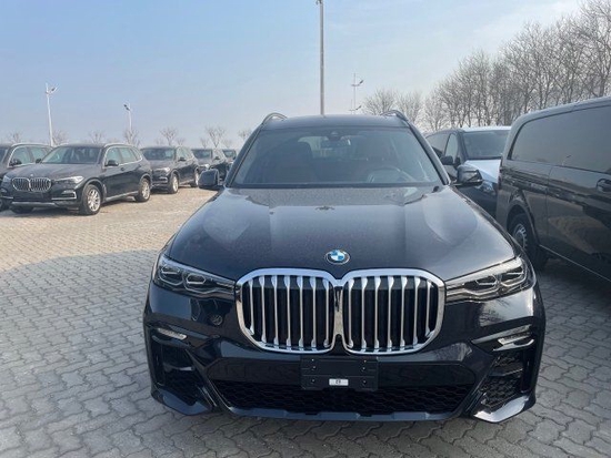 全尺寸SUV旗舰型22款宝马X7现车88万起