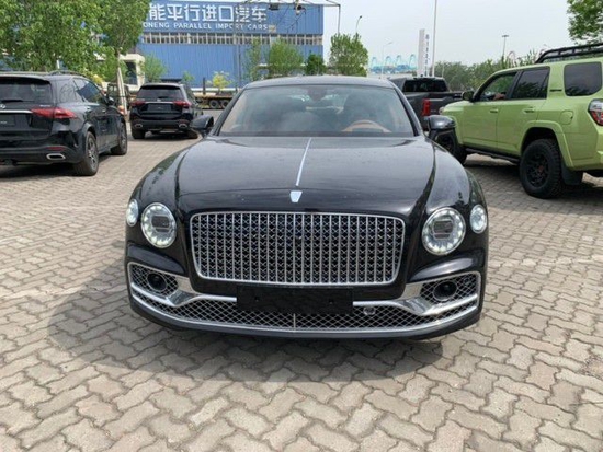 2022款宾利飞驰V8国六现车降价最新价格