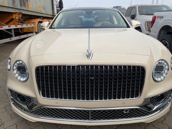 宾利飞驰V8定制外漆国庆享受内部价位