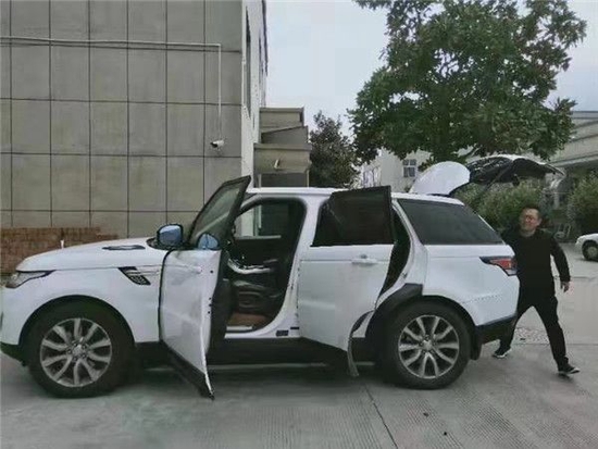 路虎揽胜运动版改装中排航空座椅案例