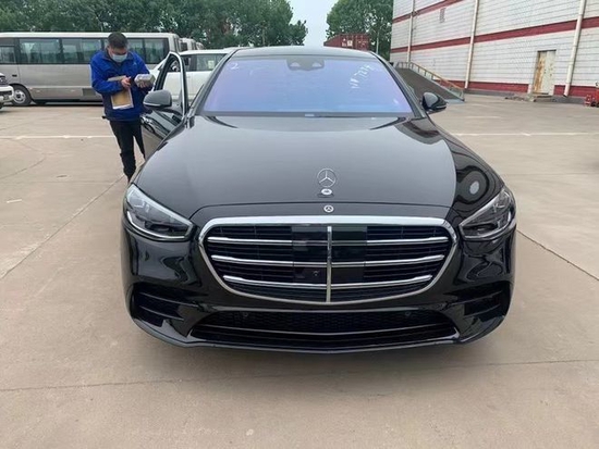进口2022款美规奔驰S500豪华轿车的典范