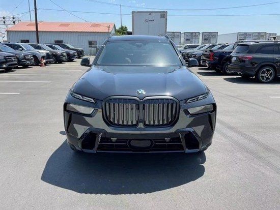 2023款宝马X7全新改款 港口预售价格抄底