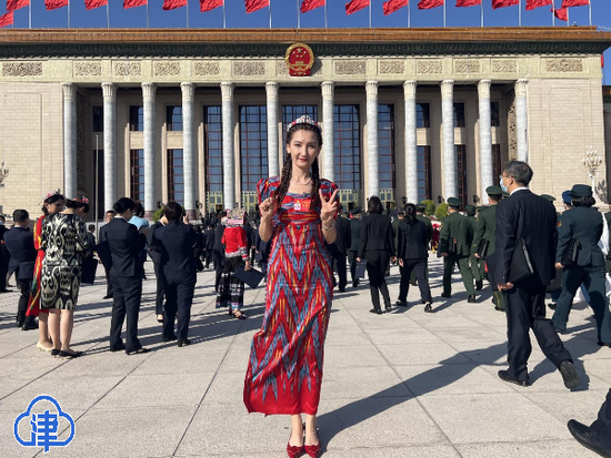 党的二十大代表、天津职业技术师范大学职业教育学院党委副书记玛日耶姆古丽·吾布力喀斯木