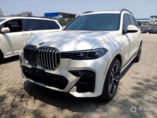 2022款宝马X7平行进口高配现车价格直降