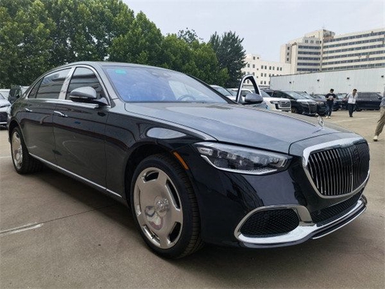 2022款迈巴赫S580报价直降50万全国上牌