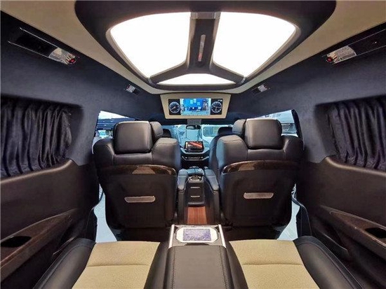 上海谊赫汽车销售有限公司经销商地址:上海市宝山区丰翔路1675号经销商电话:4001613663 13918186786