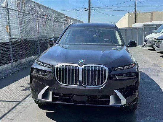 2023款宝马X7美规 M运动价格100万起售