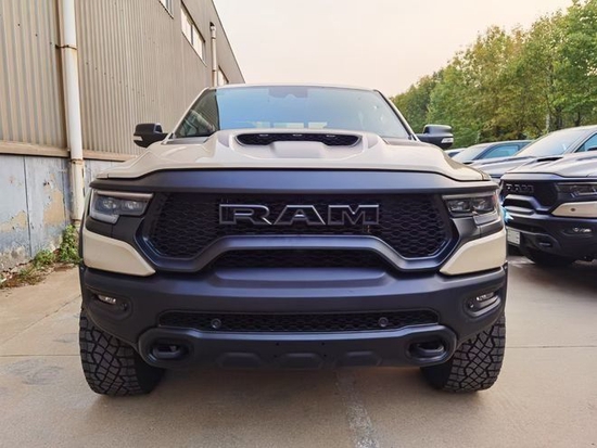 22款道奇公羊霸王龙现车价格90余万在售