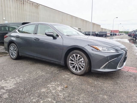 2023款雷克萨斯ES250现车特惠35万畅销