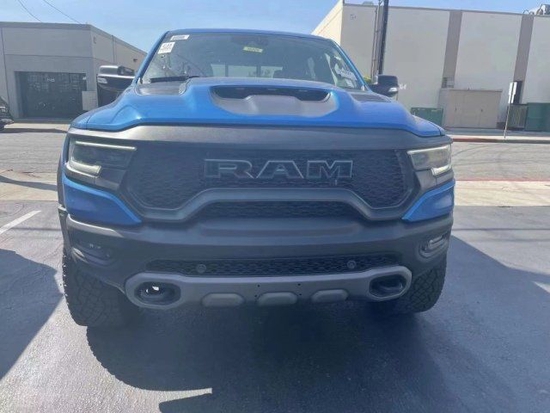 22款道奇霸王龙6.2L一级包 特价85万起