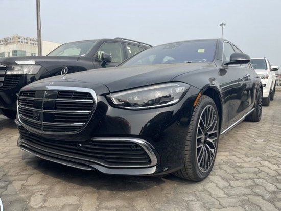 2022款奔驰S580现车配置优惠报价190万