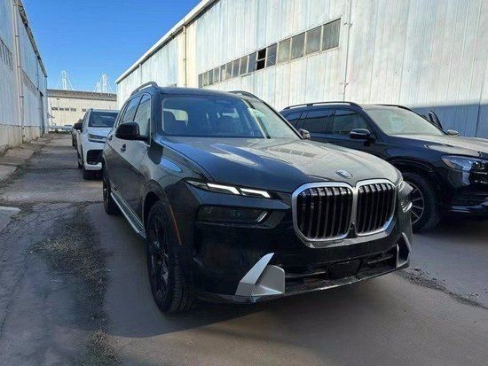 平行进口2023款宝马X7天津最低售价98万