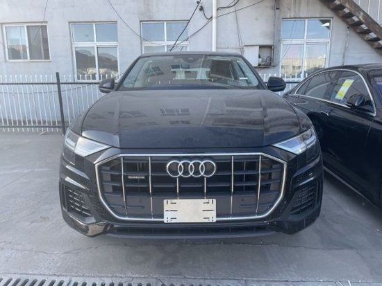 2023款奥迪Q8港口现车66万起购车优惠