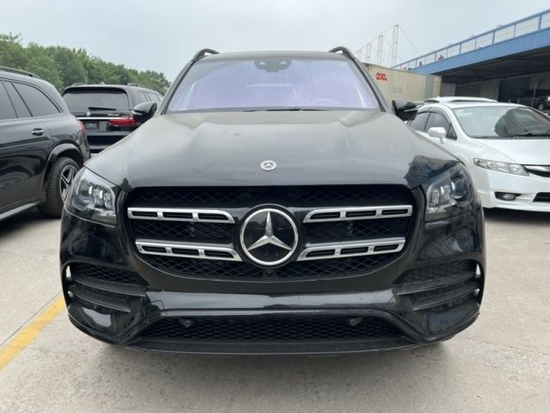 2023款奔驰GLS450 23寸大轮毂运动气息